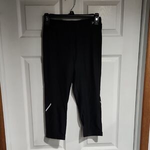 5/$35 - Women's Black Athletic Capri Leggings